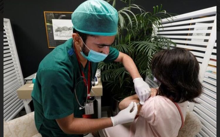 Pakistan lowers Covid vaccination eligibility age to 15