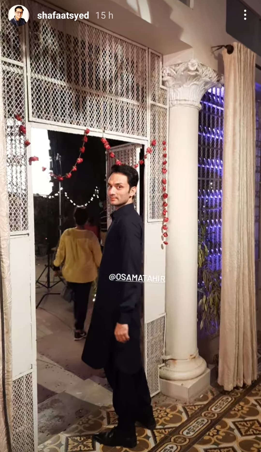 Pakistani celebrities and politicians celebrate Diwali in style