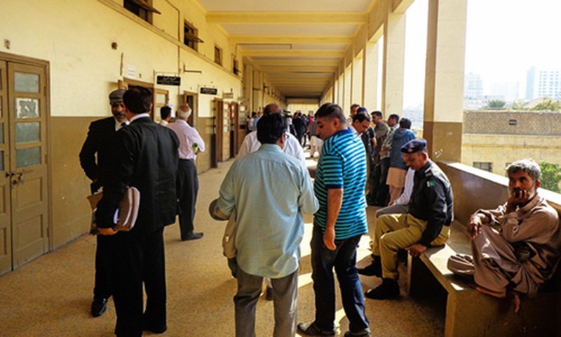 Lawyers beat up woman inside court