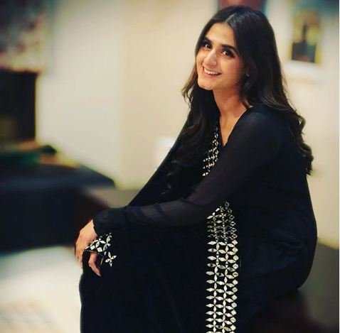 ‘Woh meri copy, I’m original’: Mansha Pasha claps back at troll for accusing her of copying Sara Ali Khan