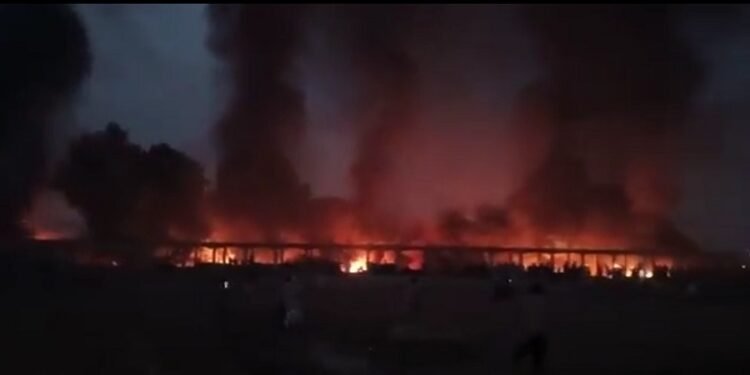 Charsadda police station set on fire by 5,000 strong mob finding alleged blasphemy suspect