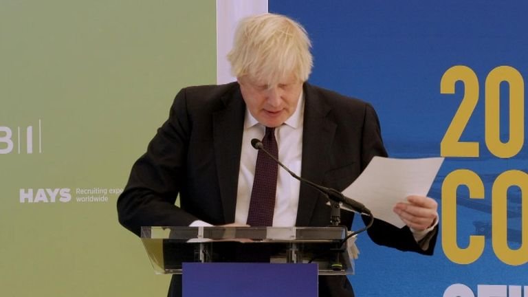 British PM Boris Johnson ‘loses his place’ makes awkward, lengthy pauses during speech