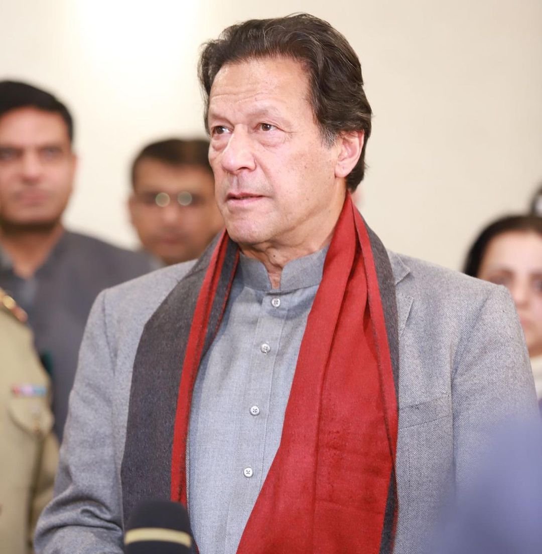 PM Khan says bank staff wearing ‘shalwar kameez’ won’t ‘frighten’ Pakistanis