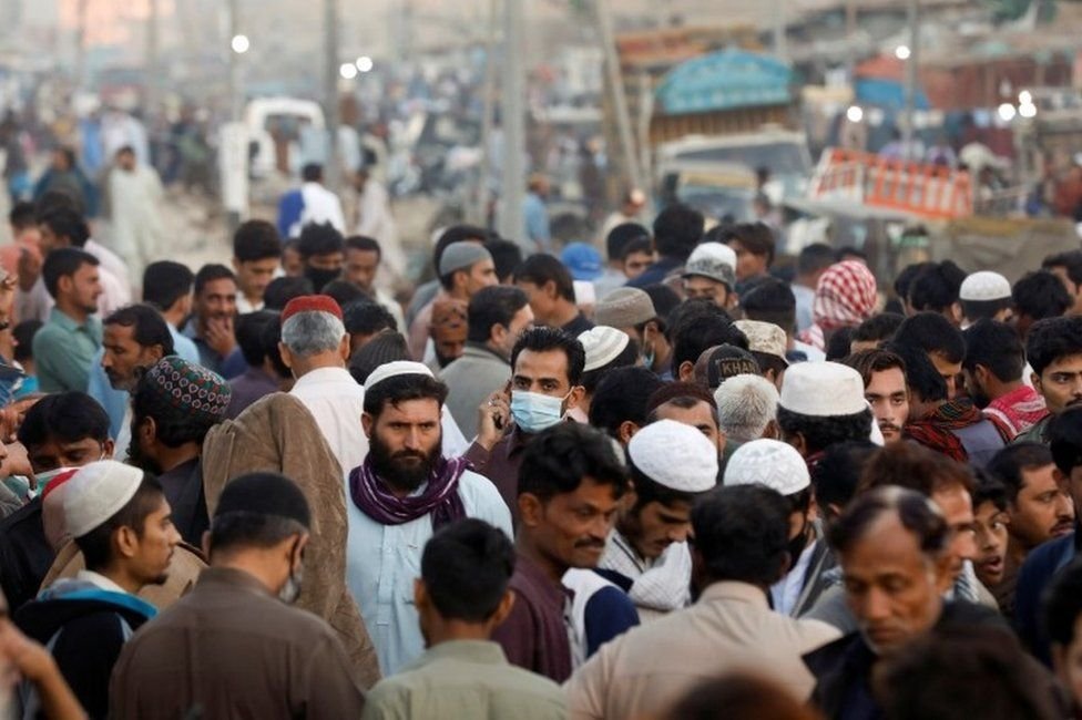 84 per cent Pakistanis consider inflation biggest problem: survey