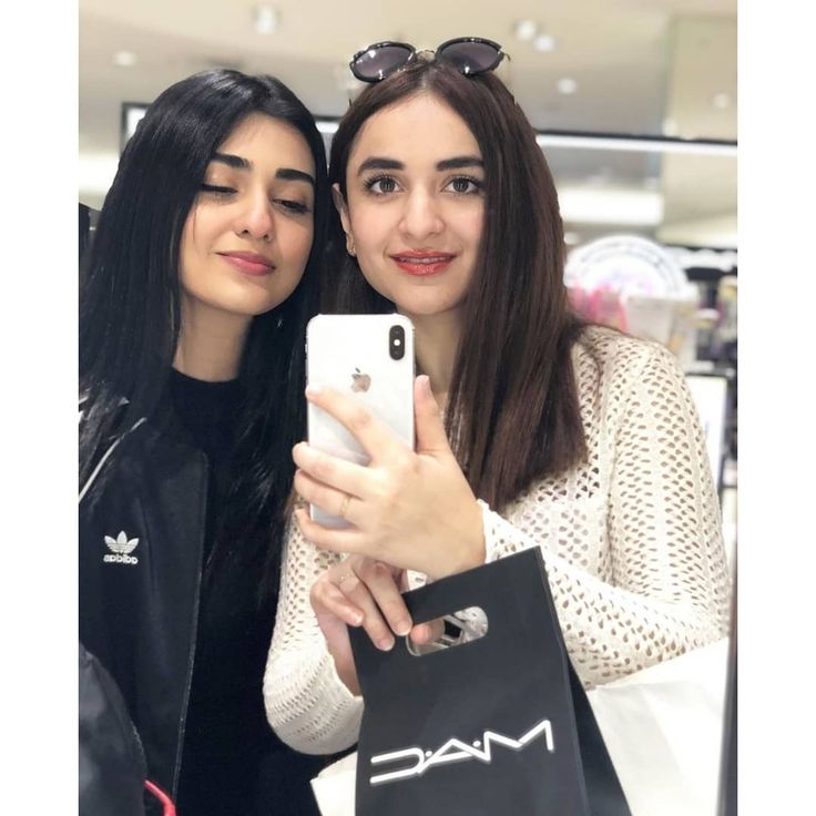 Yumna Zaidi & Sarah Khan | Beautiful celebrities, Prettiest actresses, Yumna zaidi