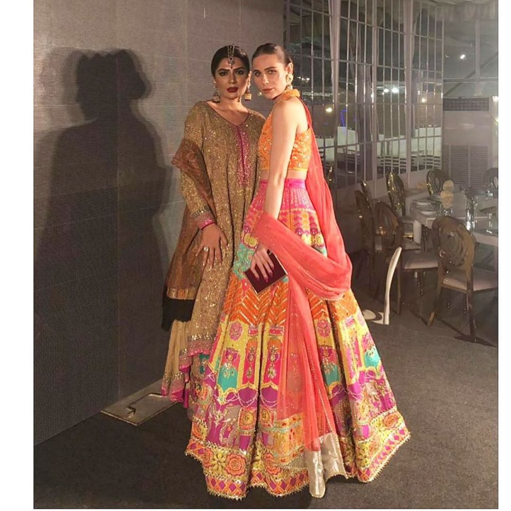 Nausheen Shah And Iffat Omar's Dance Video Is The Cutest Thing | Reviewit.pk