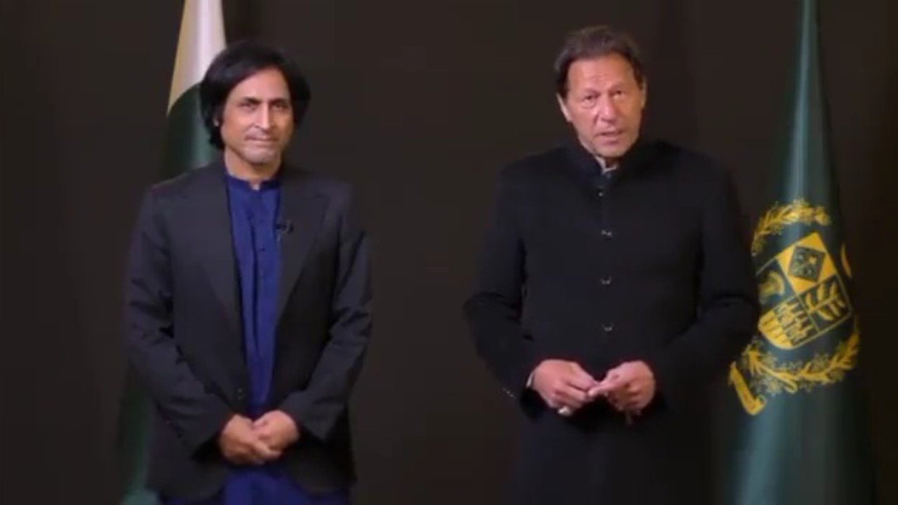 VIDEO: PM Imran Khan has a message for all PSL teams