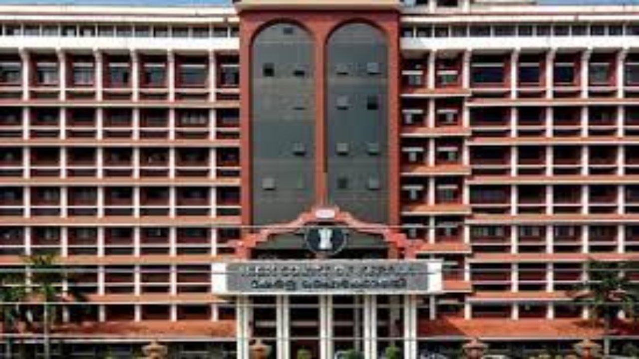 Man brushes teeth, shaves during viral court hearing