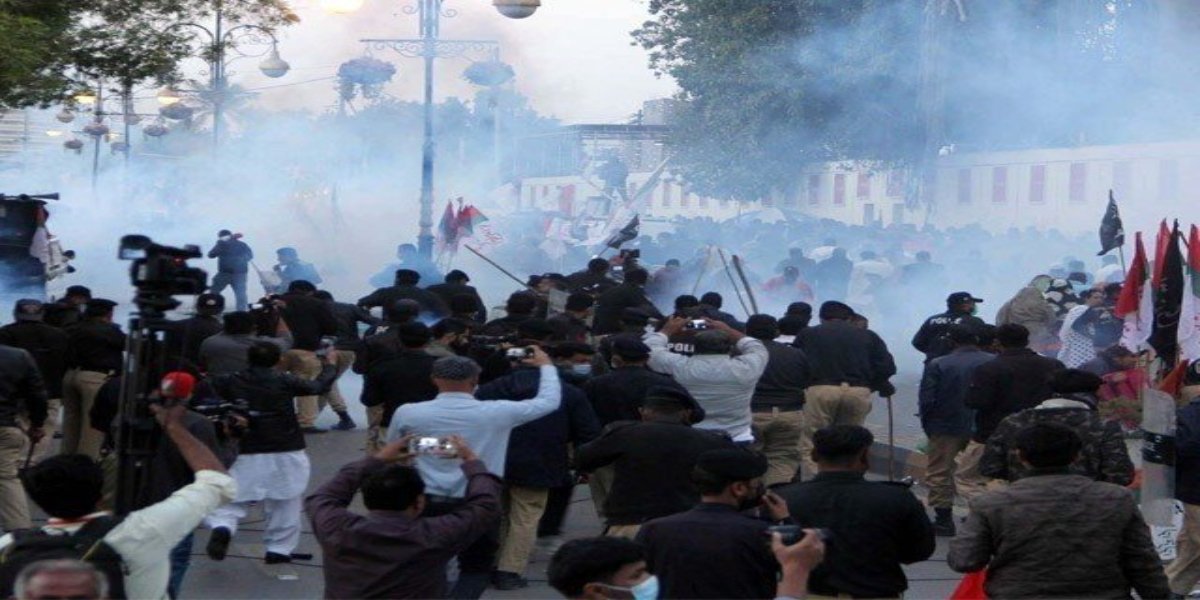 MQM vs PPP: One dead, many injured as police baton-charge MQM sit-in