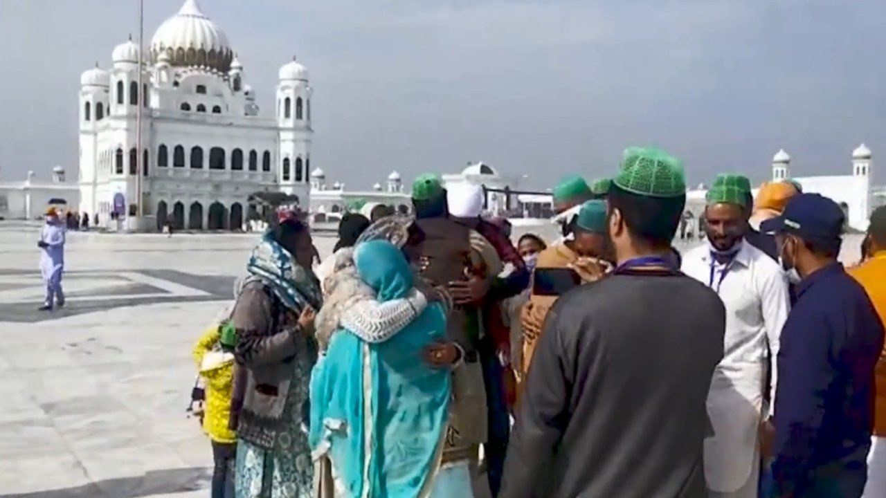 Another family reunites at Kartarpur Corridor