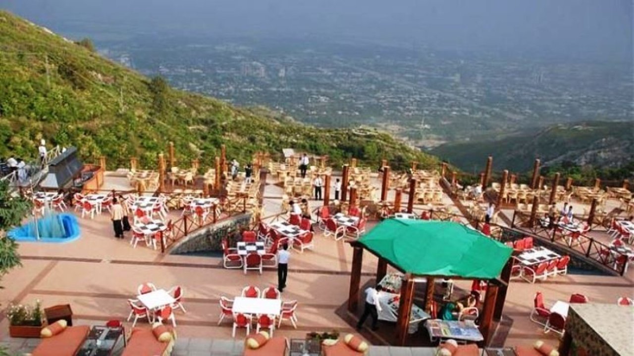 Gloria Jeans and La Montana closed due to court order