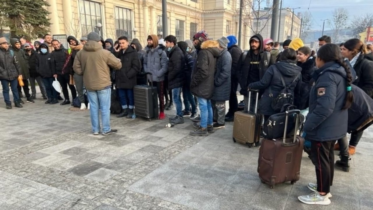 Pakistan embassy warns stranded nationals in Poland not to go anywhere else