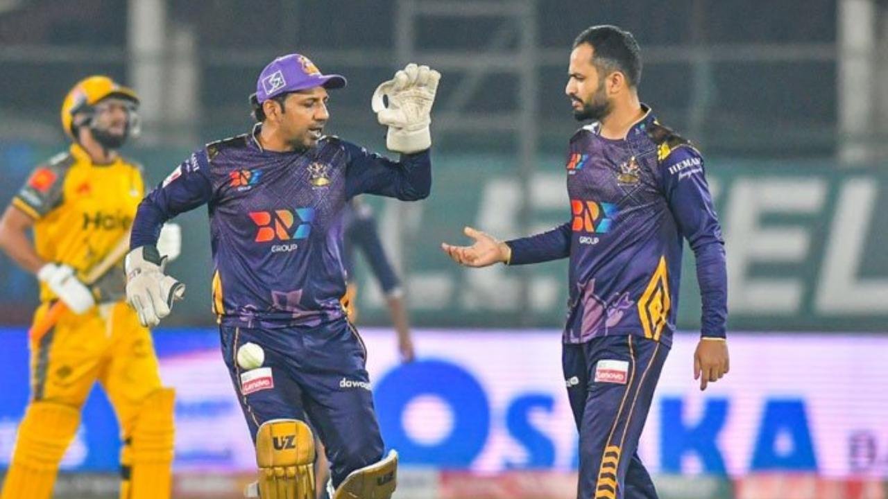 ‘Na Jaa Yar’: Sarfaraz Ahmed disheartened after Mohammad Nawaz’s injury