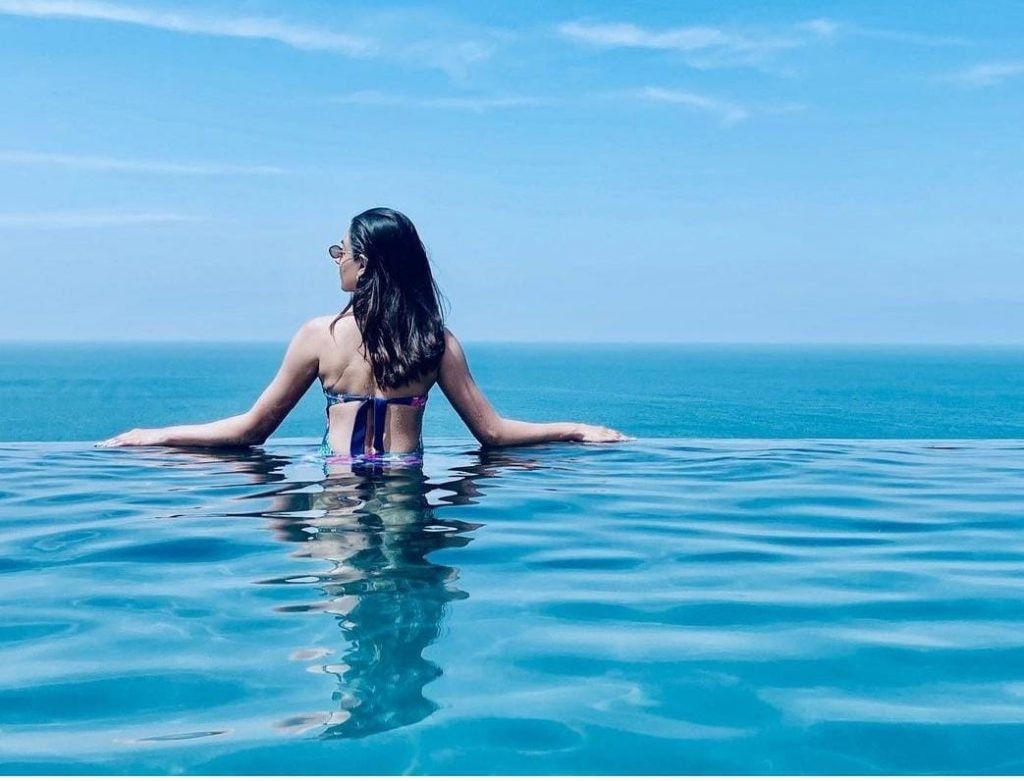 Amna Ilyas oozes fashion statements on Sri Lankan vacation, Netizens react