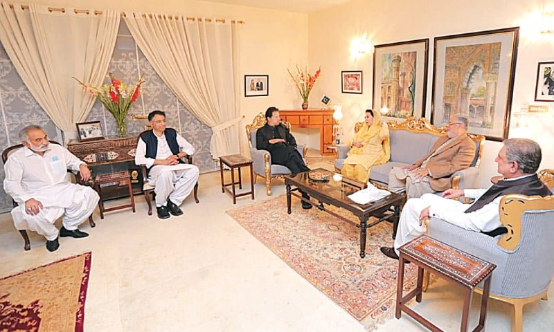 Ab tou dharnay hongay: Govt, Opposition set to do jalsas on same day in Islamabad