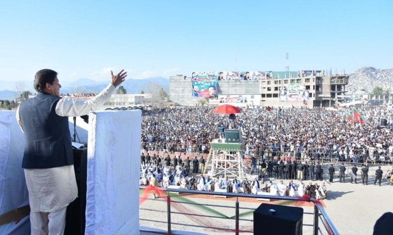 ECP slaps Rs50,000 fine on PM Khan for holding public gatherings despite warnings