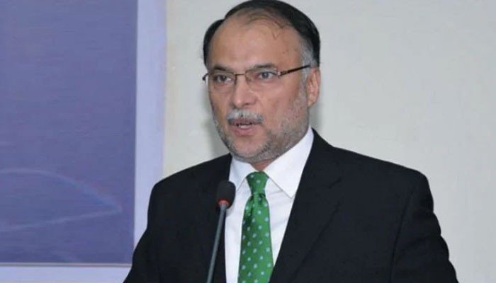 PTI ministers are with us, claims PML-N’s Ahsan Iqbal
