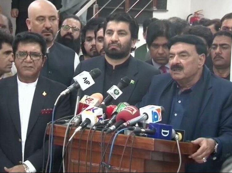 ‘I am not one of those who blackmails for chief ministership with five seats in hand’: Sheikh Rasheed