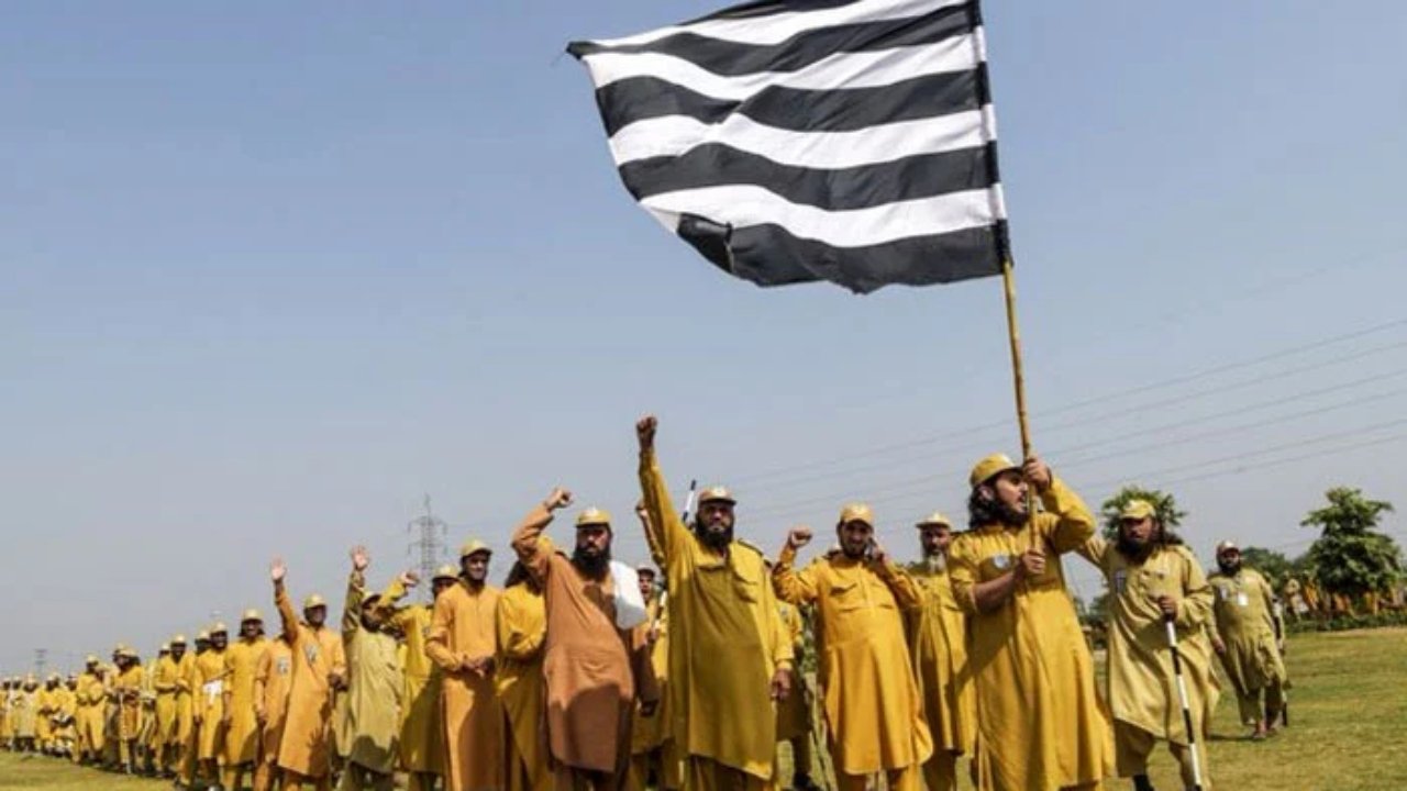 JUI-F announces to place 10,000 Ansarul Islam volunteers in Islamabad for March 25 rally