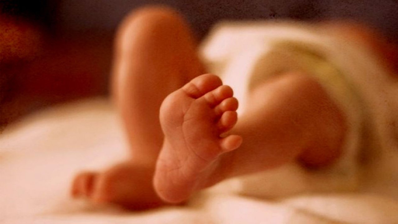 Mother kills 22-day-old daughter because newborn’s crying was disturbing her, husband