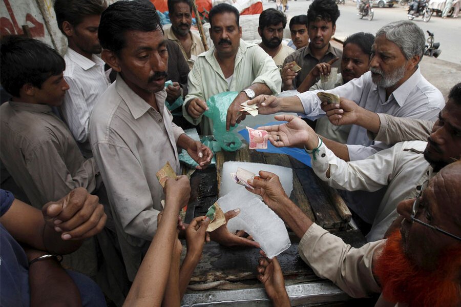 Severe heatwave hits Pakistan