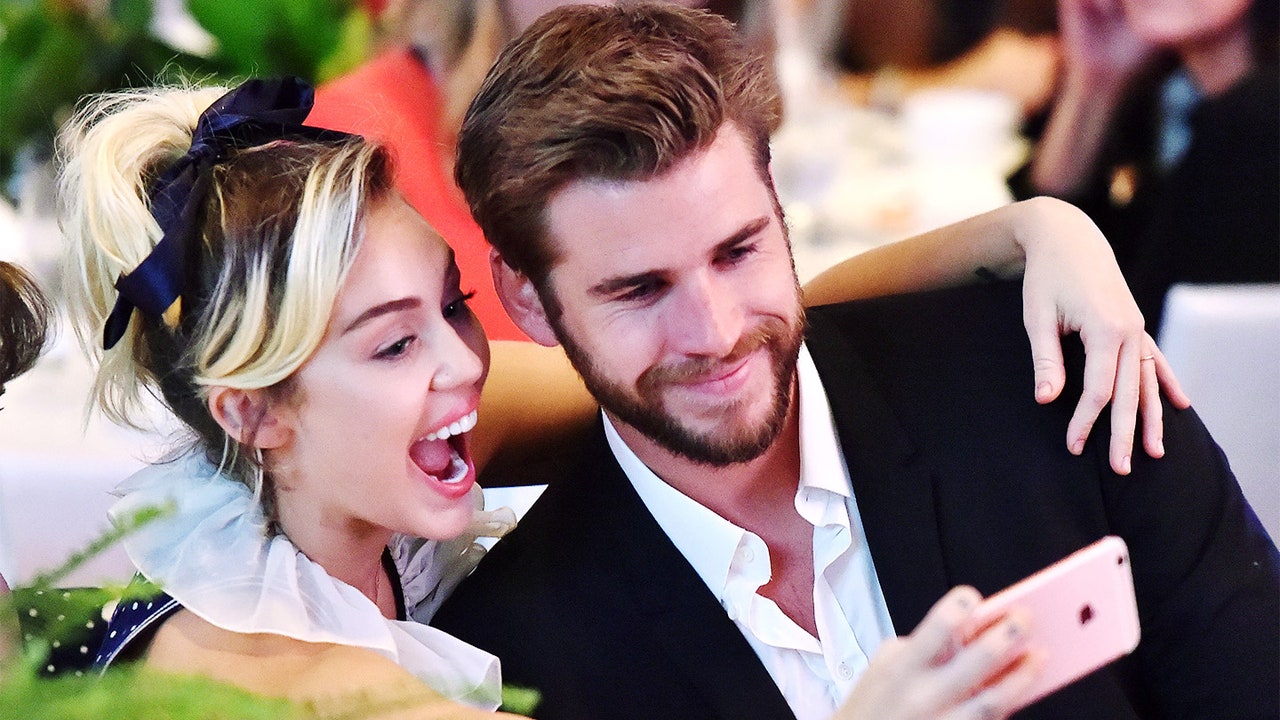 Miley Cyrus's Mom Addresses Those Liam Hemsworth Wedding Rumors | Vanity  Fair