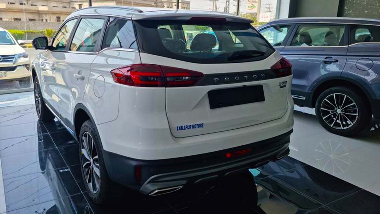 Proton X70, the low-cost SUV that never arrives after booking
