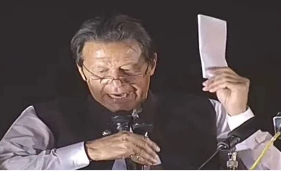 PTI Azadi March: Imran sets out to lead party caravan, tensions escalate