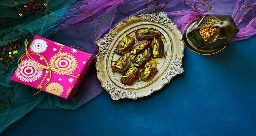 Worried about Eid gifts? Here’s where you can get them under Rs1500