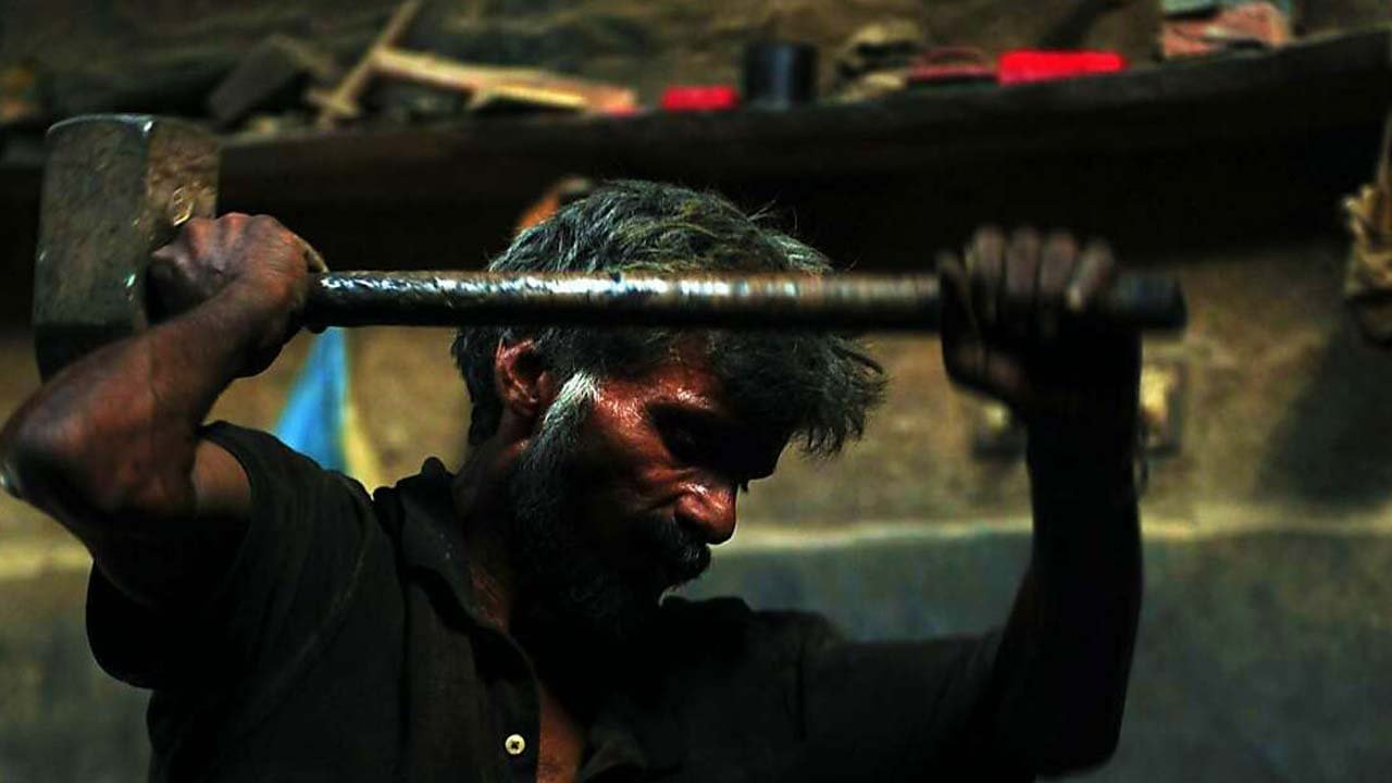 Labourers demand increase in monthly wages, pensions