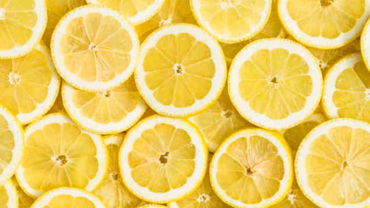 Open market: Lemon being sold at Rs1,100 per kg in Lahore