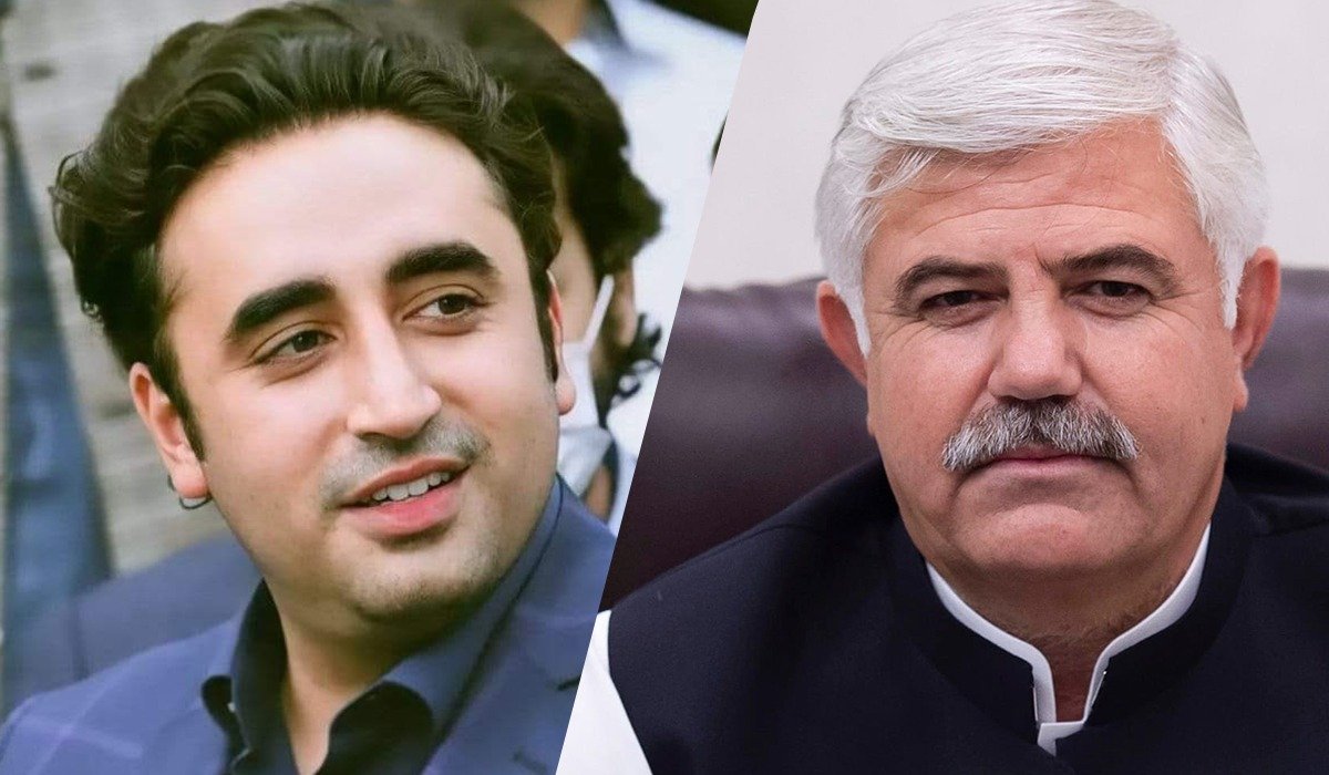 ‘Yeh darmiyana hamara Foreign Minister ban gaya hai:  KP CM Mahmood Khan