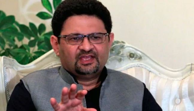 ‘Please don’t go out in the heat to get tanks filled’: Miftah Ismail