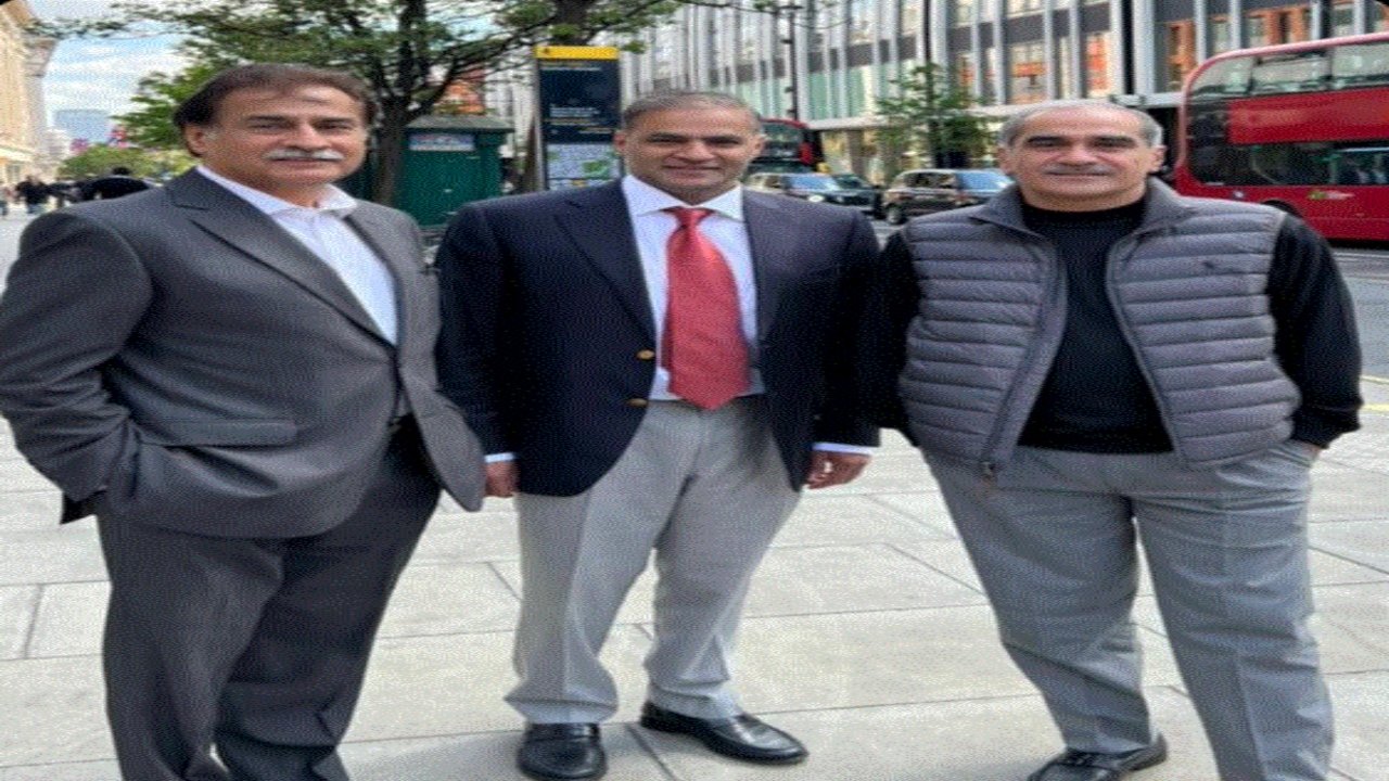 Hangout in London: PML-N leaders show off pictures from their trip