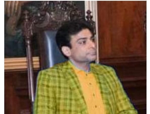 ‘Acha khasa mard zanana lagta hai’: Twitter slams PTI’s Suri for comment on Hamza