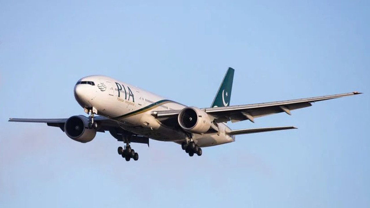 PIA will now charge private Hajj pilgrims in dollars