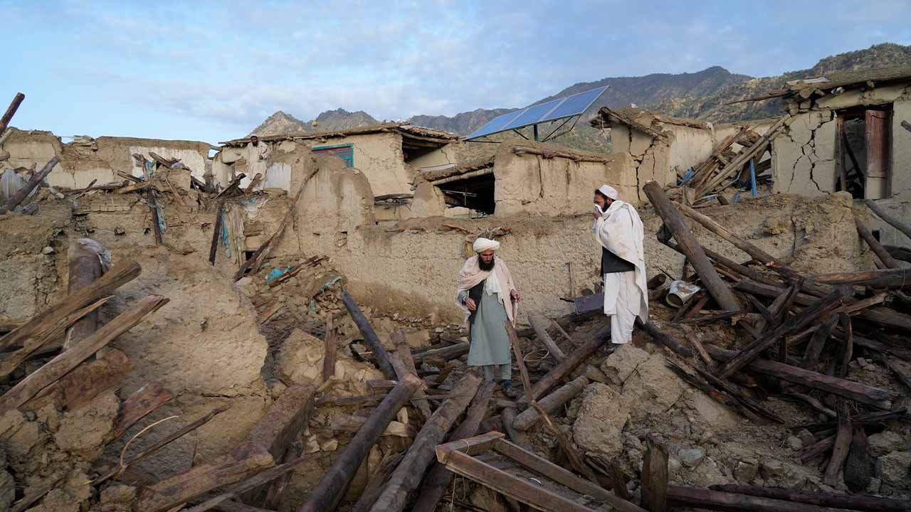 Pakistan sends aid to earthquake-stricken Afghanistan