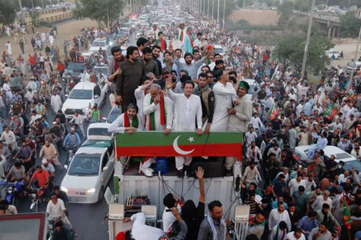 ECP ‘cowering in fear’: Khan calls supporters to join protest against chief election commissioner