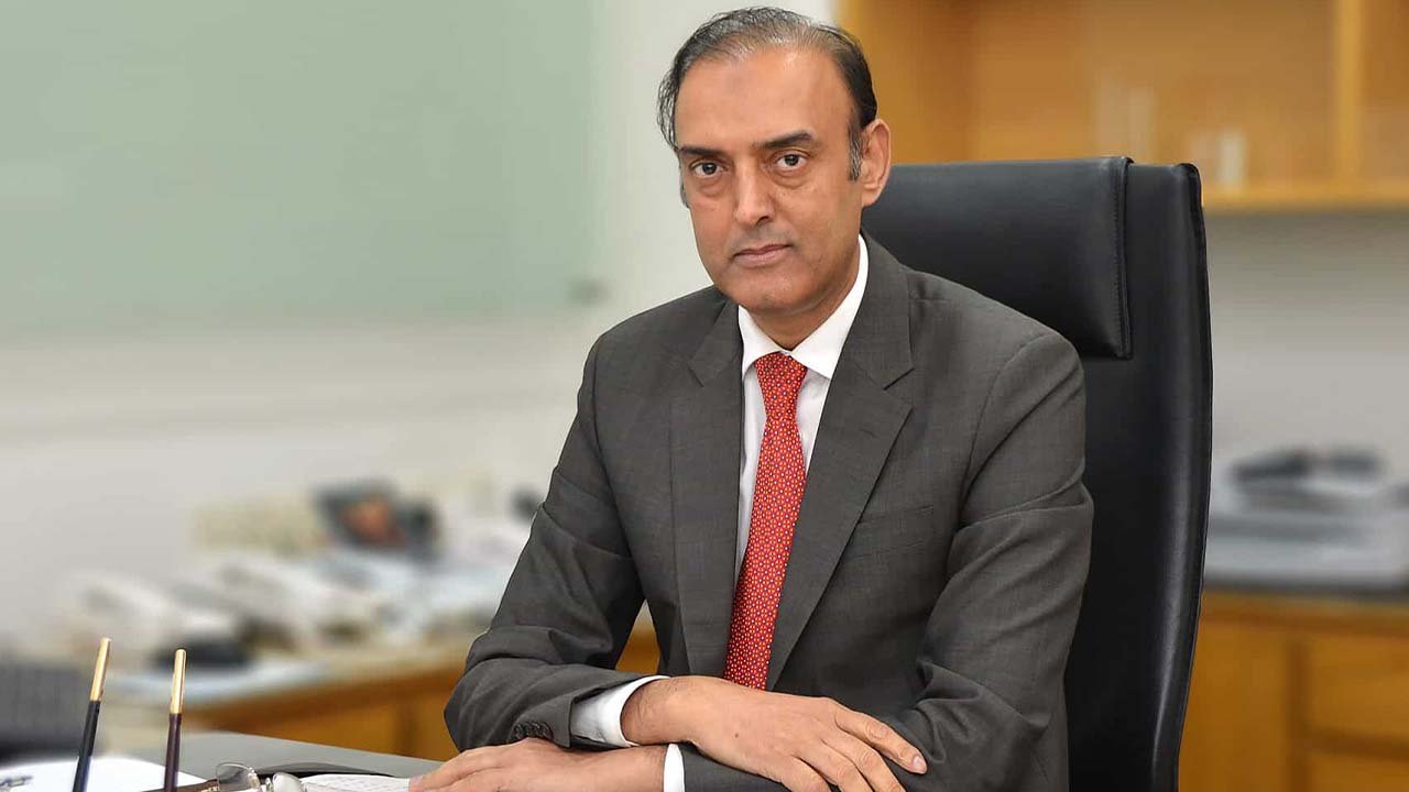 Govt appoints Jameel Ahmad as Governor SBP for 5 years