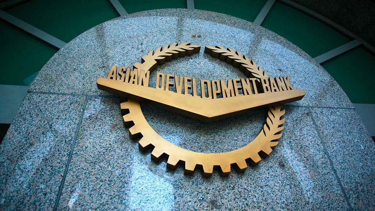 ADB transfers $1.5 billion loan to Pakistan