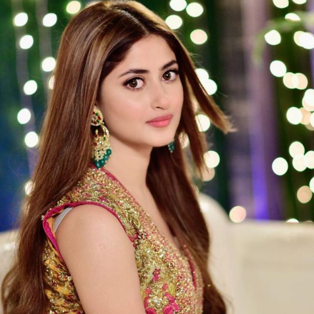 Sajal Ali Carrying Desi Look | Reviewit.pk