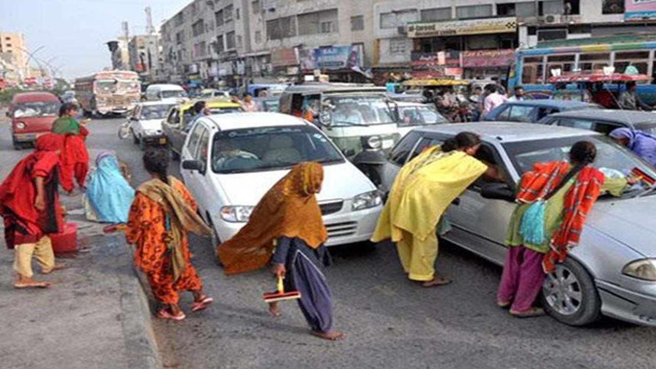 Lahore police initiates crackdown against professional beggars