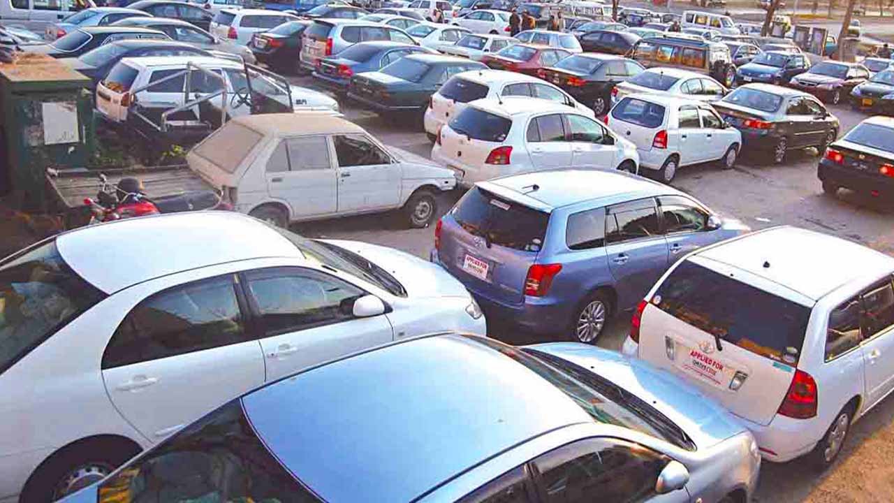 Pakistan Customs seizes 67 non-custom paid vehicles in an operation