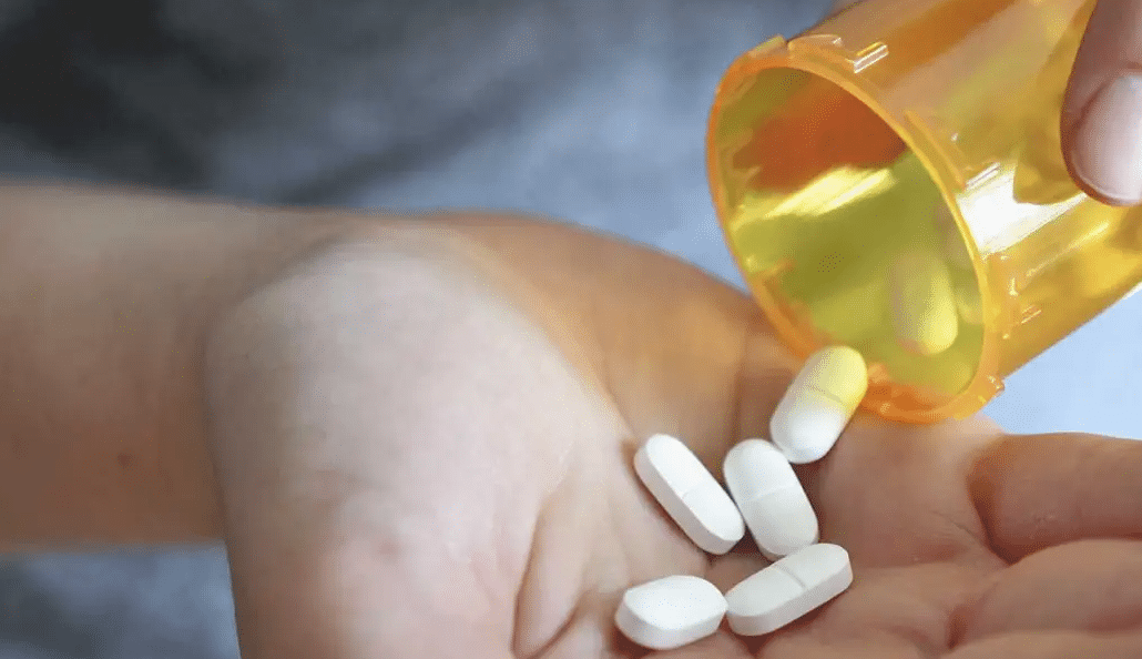 25% Pakistanis die due to unnecessary use of antibiotics