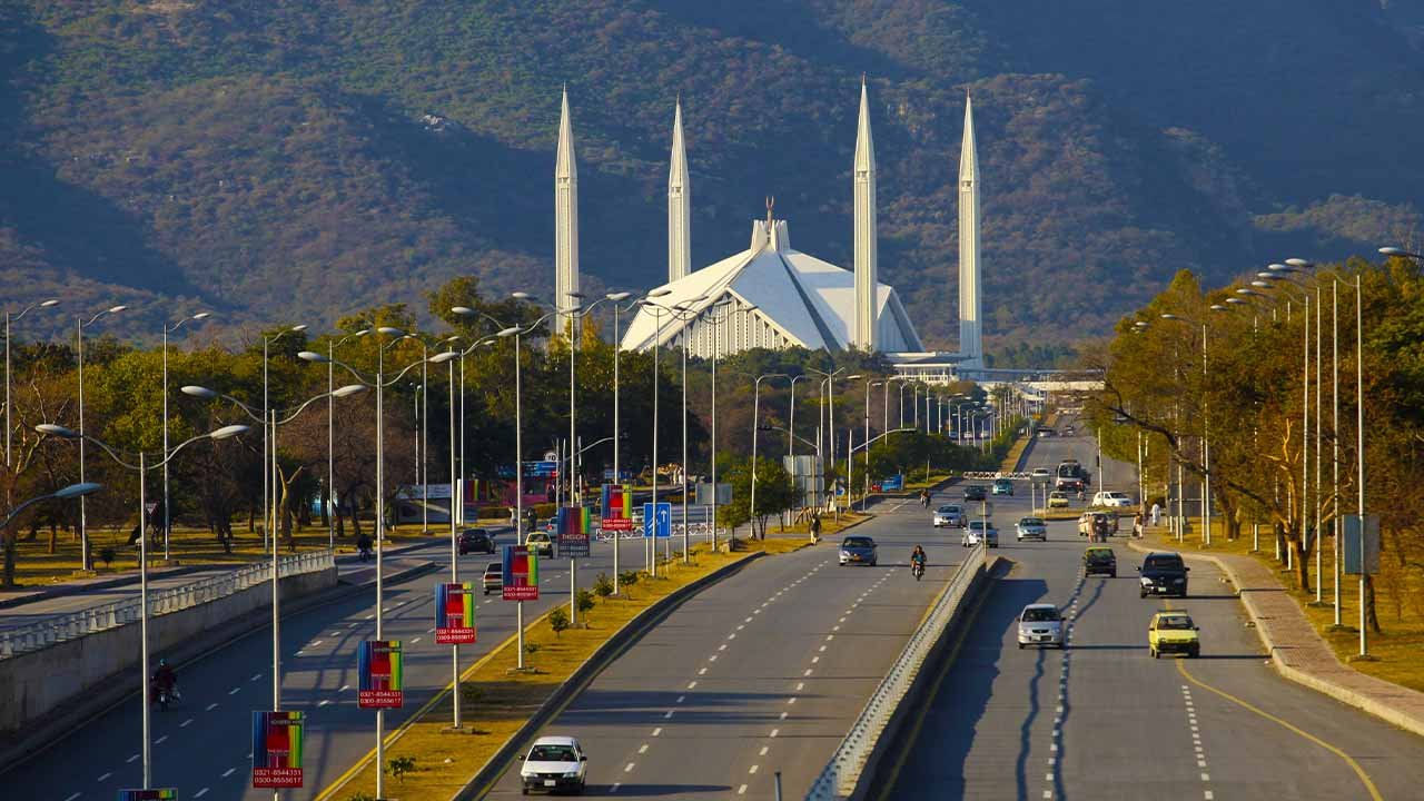 Islamabad Police imposes new speed limits for highways and roads