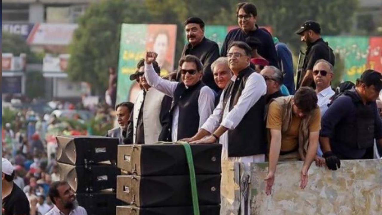 Some PTI members don’t want to dissolve assemblies, says Asad Umar