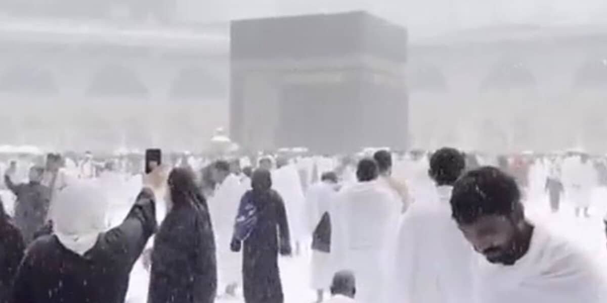 FACT CHECK: The video of snowfall in Makkah is fake