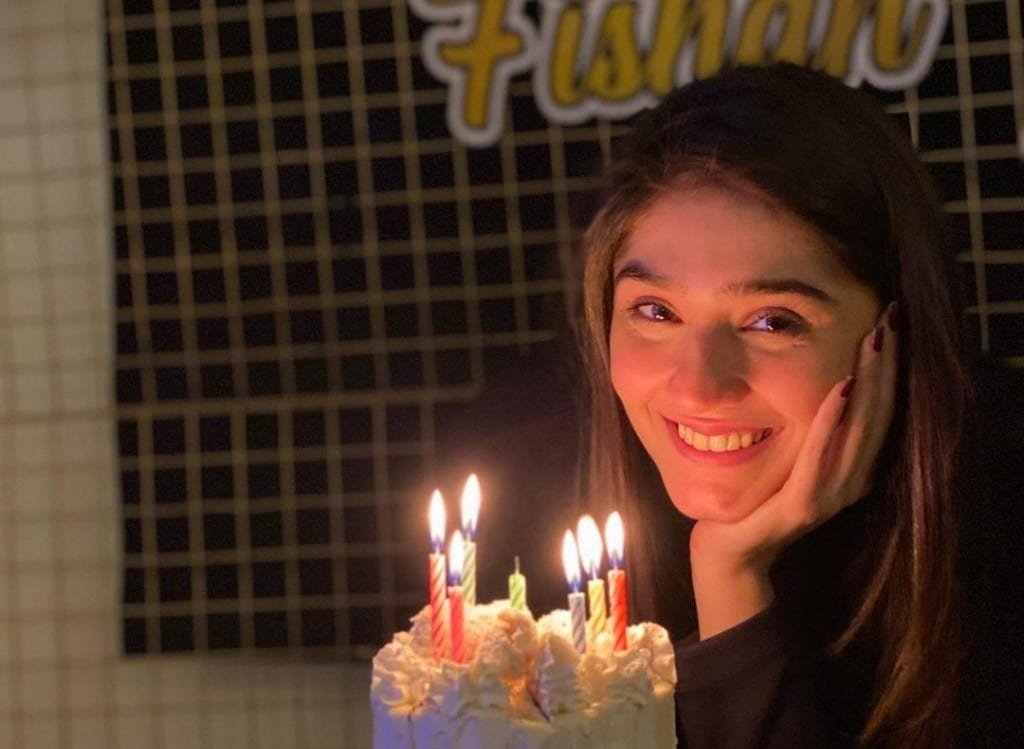 Dur-e-Fishan Saleem celebrates birthday in style, gets surprised