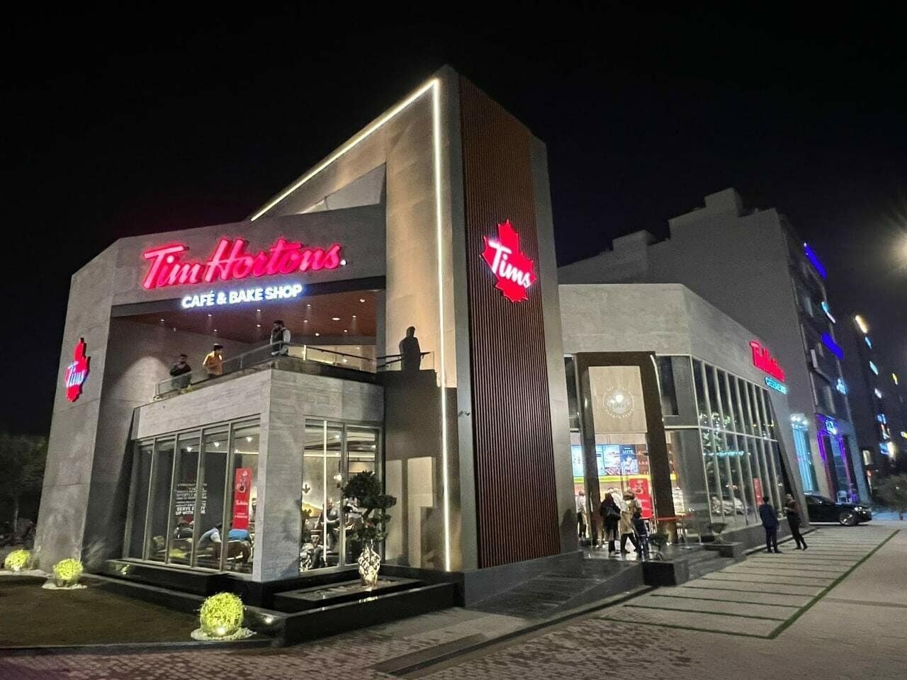 ‘IMF side eyeing’: the opening of Tim Horton’s in Lahore has launched hilarious memes on Twitter