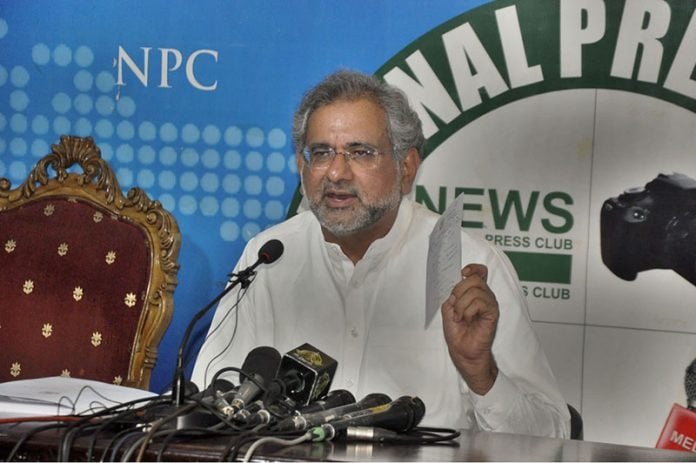 Shahid Khaqan resigns, says my leader is ONLY Nawaz and Shehbaz
